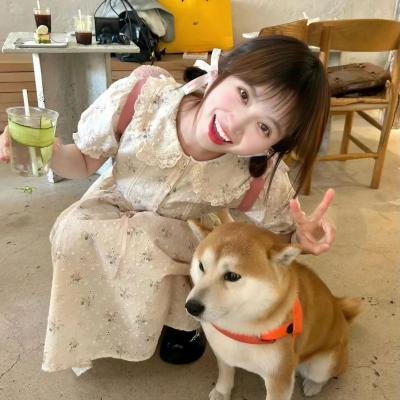 三个摩登女性